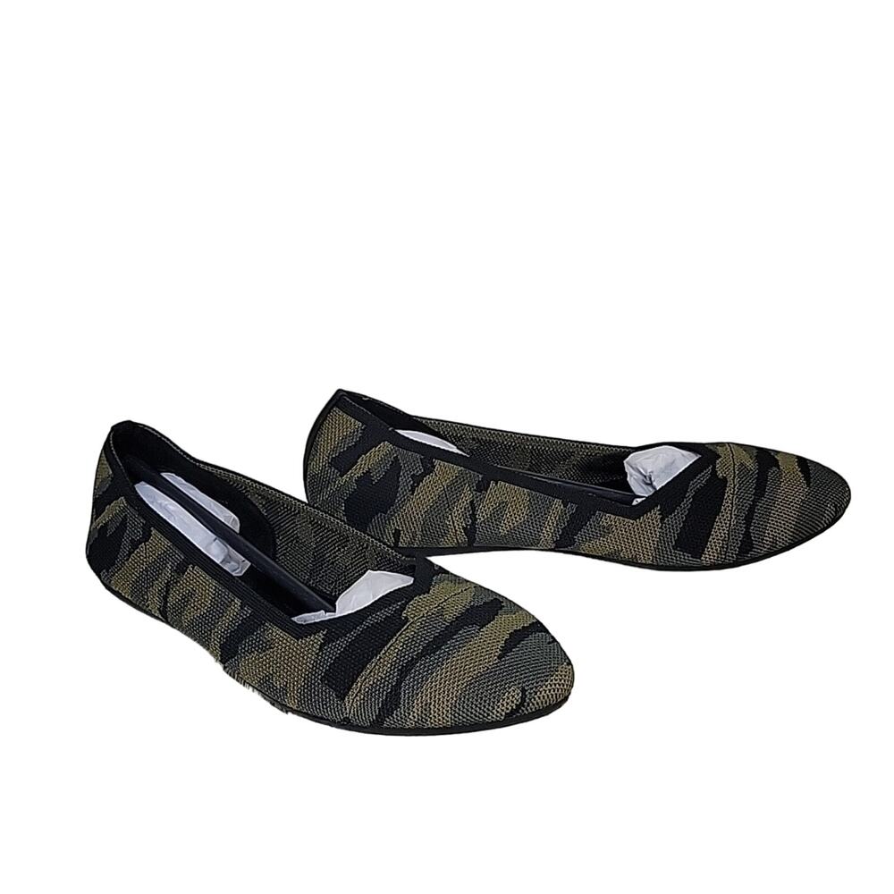Torrid Camo Stretch Knit Flats Womens Size  8WW NWT